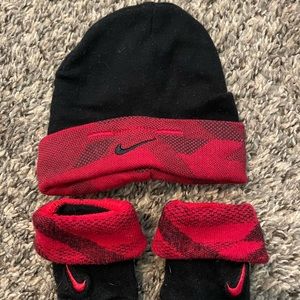 Nike newborn hat and sock set
